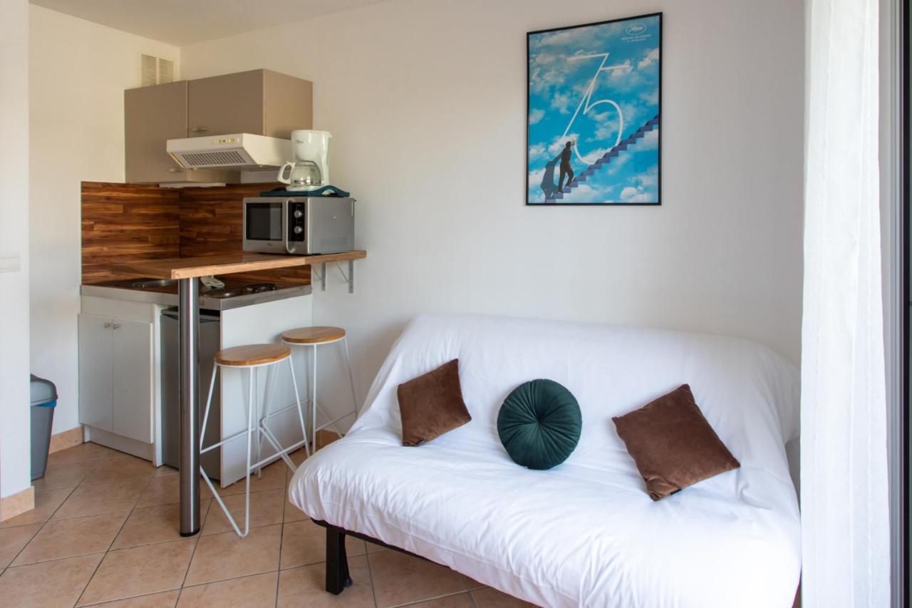 Schönes Studio mit Balkon und Blick auf die Berge in der Nähe aller Annehml *